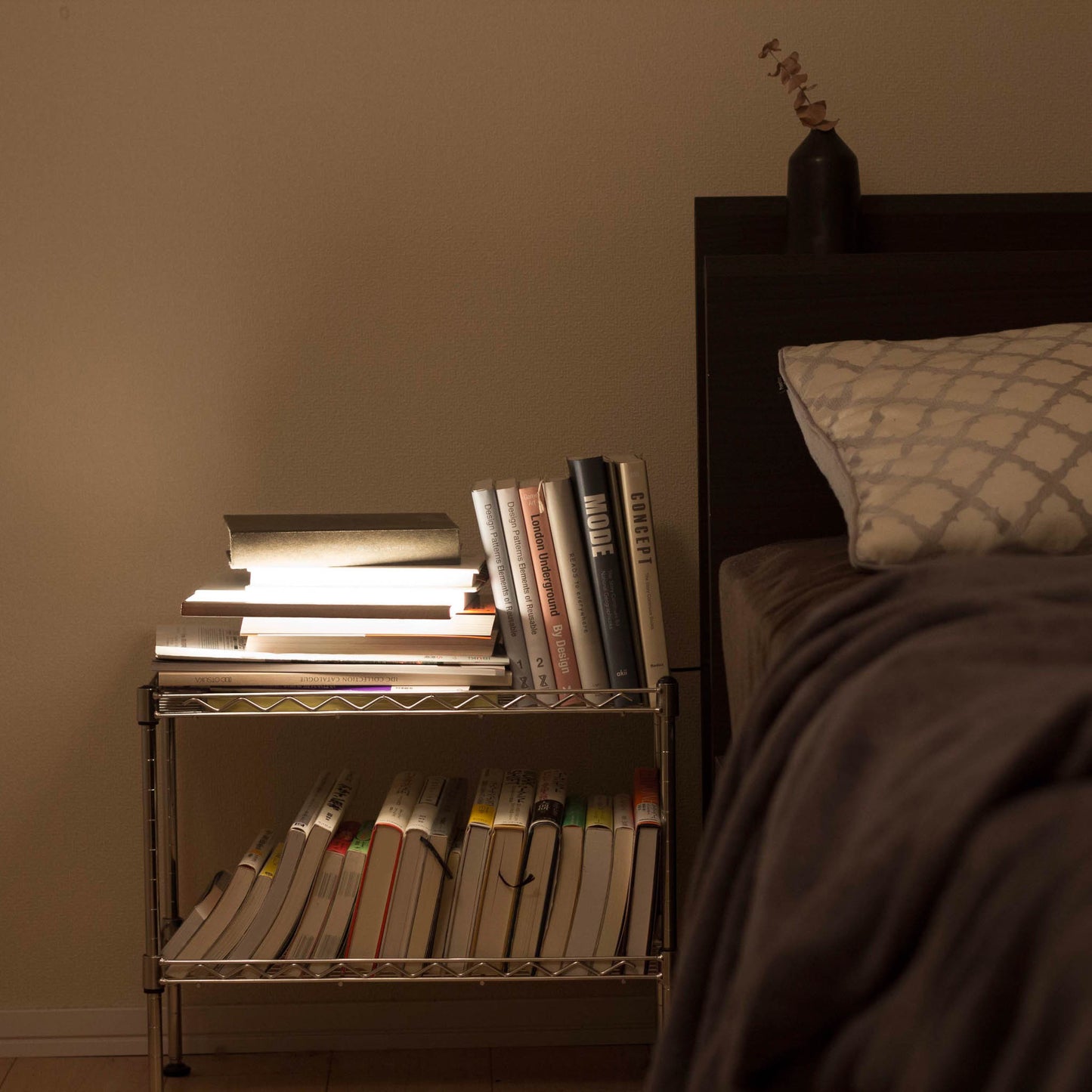 Night Book -valaisin