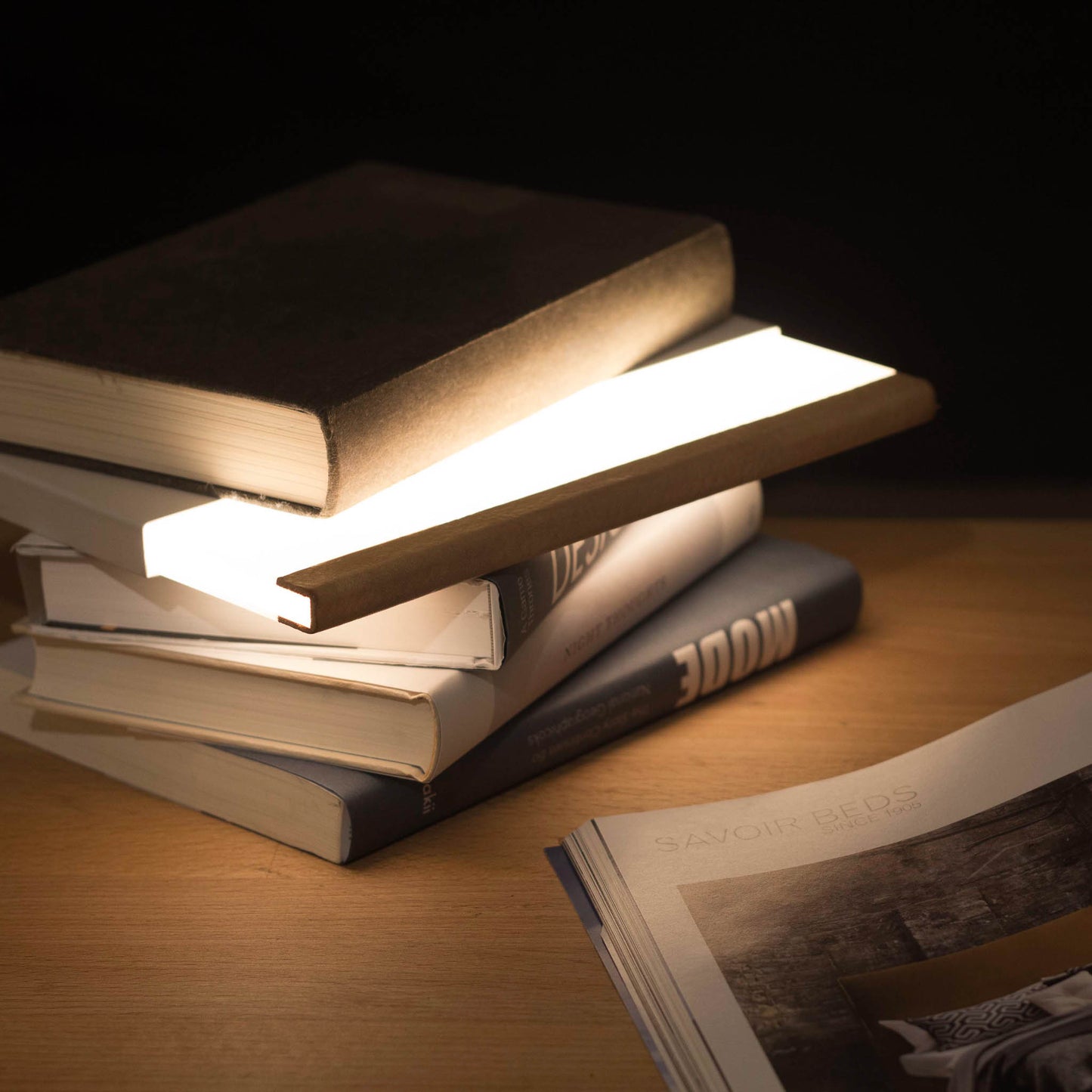 Night Book -valaisin