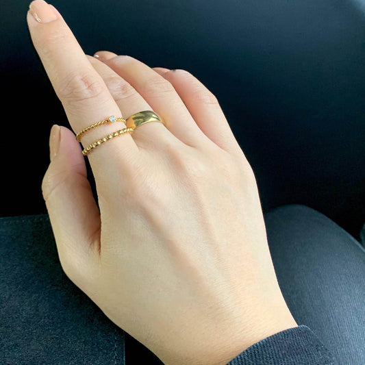 Jaina kultainen helminauhasormus